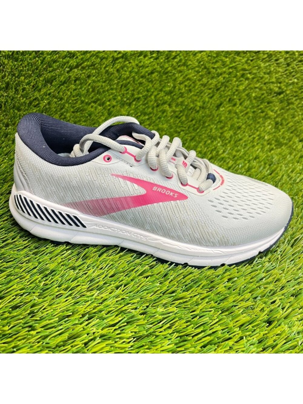 Brooks Addiction GTS 15 Womens Size 6 Gray Pink Athletic Running Shoes Sneakers
